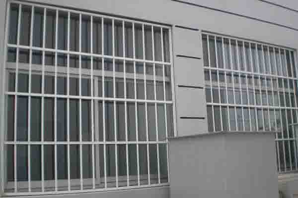 濟南不銹鋼加工廠分享高層護欄如何安裝